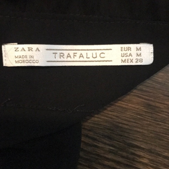 Zara low cut black top with tie back - Picture 3 of 3